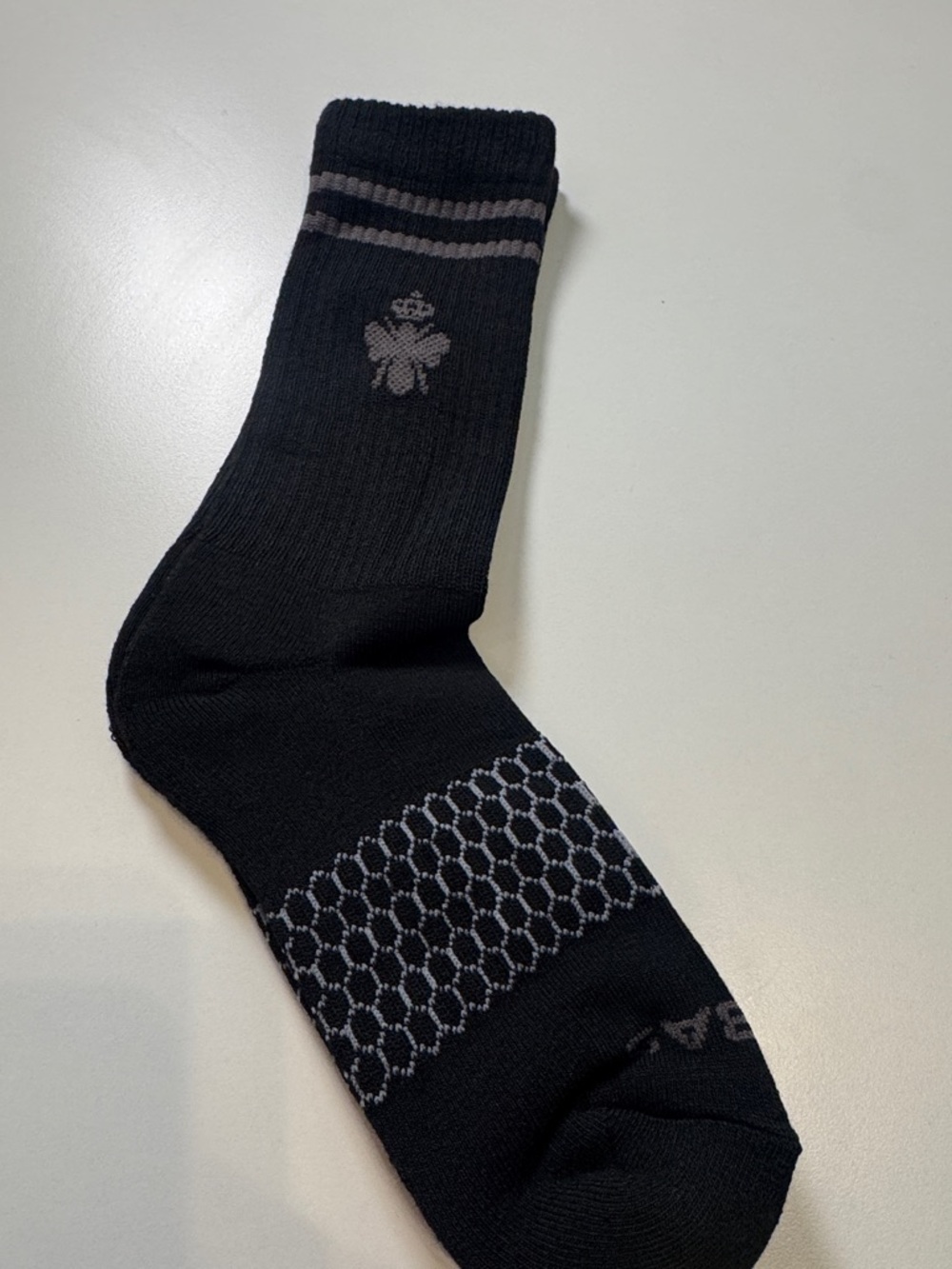Bombas NWT Unisex Black Crew socks 1 pair - Picture 3 of 5